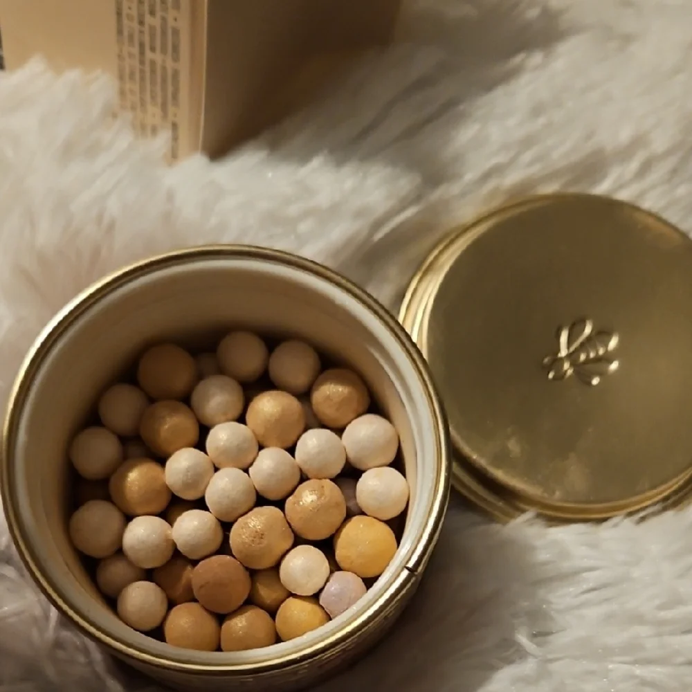 Guerlain Météorites Light-Enhancing Pearls